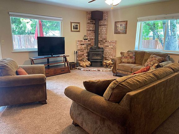 5th image of 21592 Crystal Falls Dr