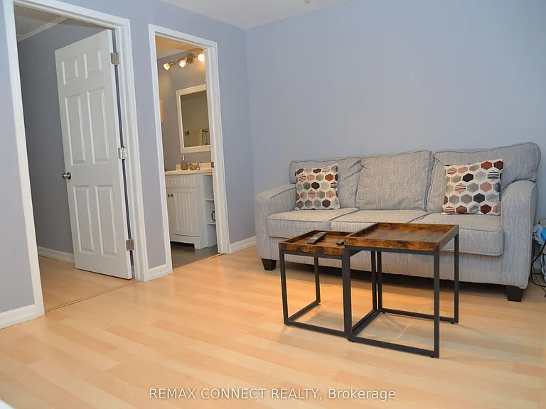 338 Homestead Ct — Photo 3
