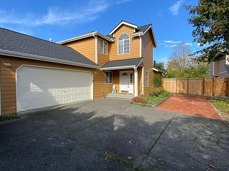 15930 Cascade Ln SE — Photo 2