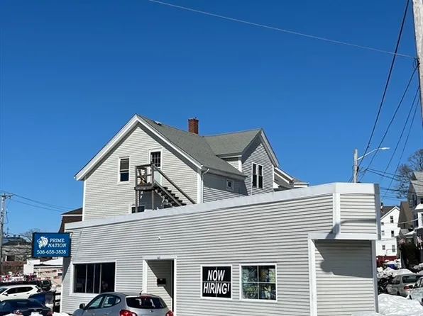 1768 Pleasant St, Fall River, MA 02723