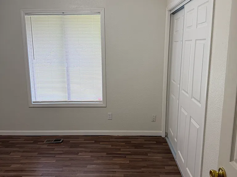 11407 SW 35th Ave — Photo 33