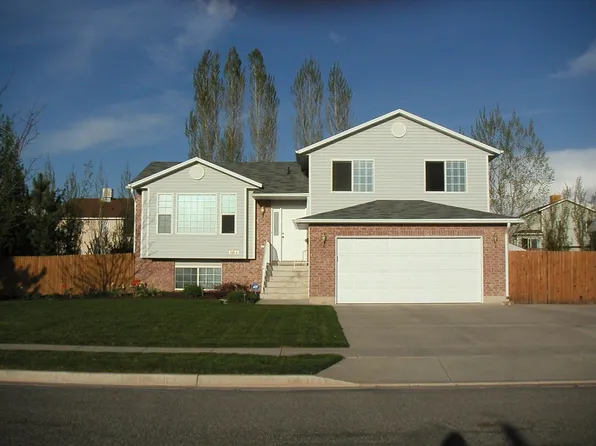 2072 N 900 W, Clinton, UT 84015