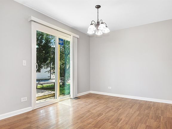 5th image of 1003 Manchester Ct #1003