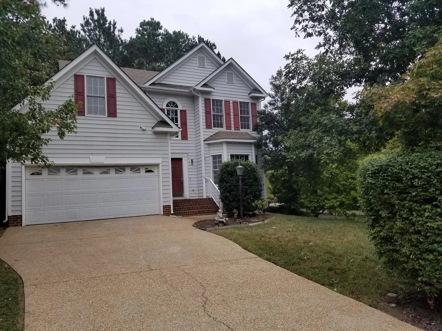 4 bed, 2.5 bath, 2100 sqft, $3,200 — Photo 3