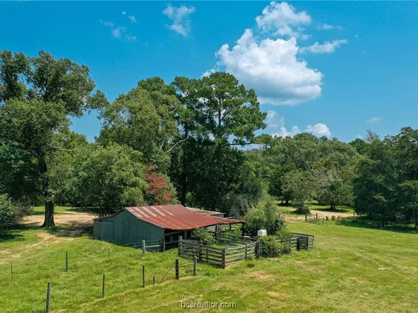 31250 Courtney Rd, Navasota, TX 77868