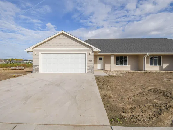 1818 Daylight Dr, Sioux Falls, SD 57110