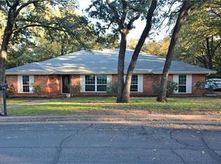 1800 Shadow Ln, Euless, TX 76039