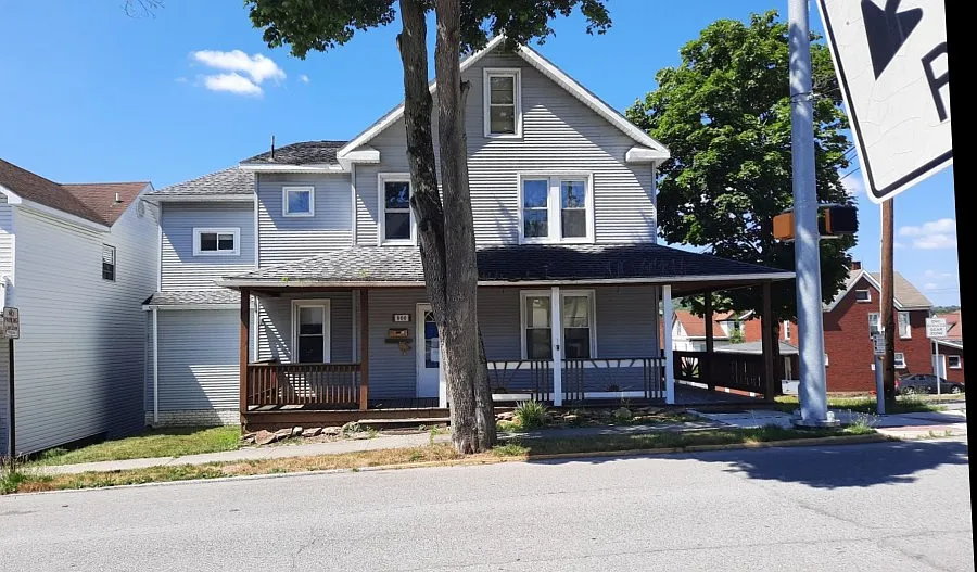 900 Somerset Ave photo 1