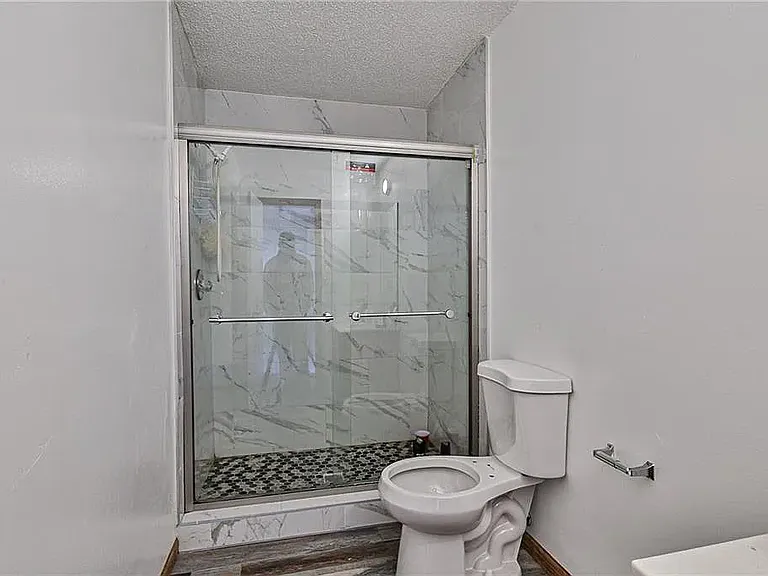 4010 E 16th Ct — Photo 22