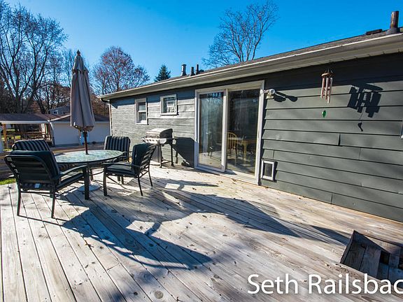 4th image of 464 Westfield Dr NW
