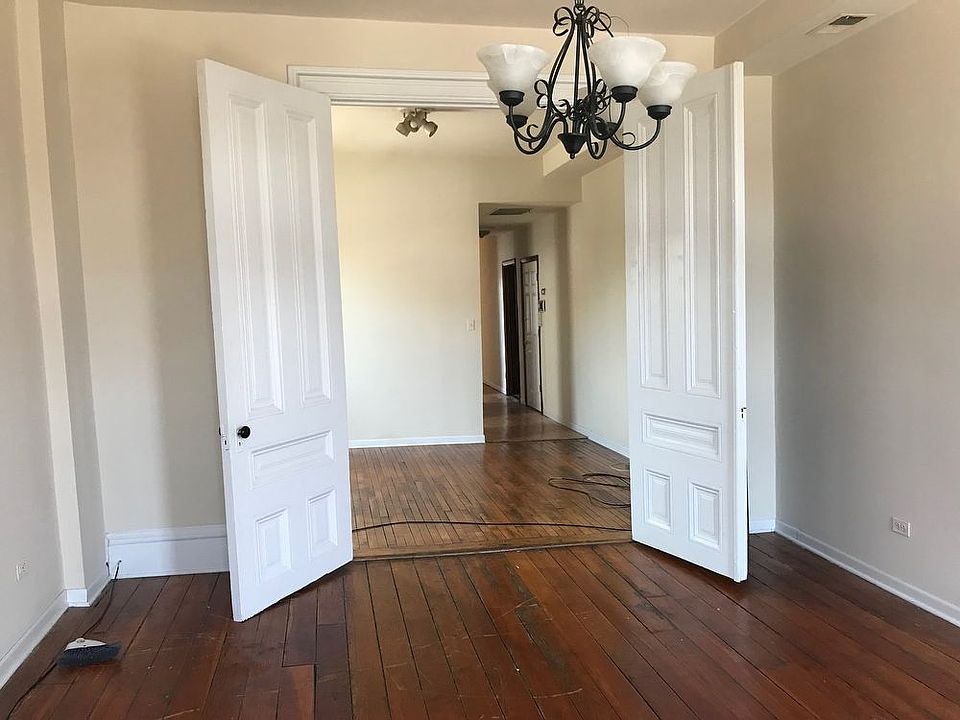 1st image of 1576 N Clybourn Ave #3