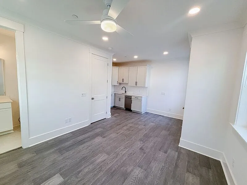 Building Photo - 16 Nats Ct #B