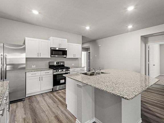 5th image of 16425 Rosella Ln
