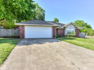 100 Greentree Dr, Noble, OK 73068
