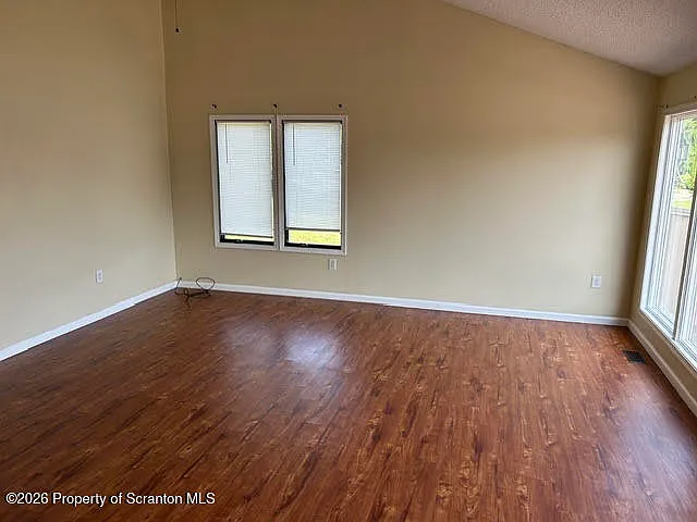 126 Evergreen Ln — Photo 7