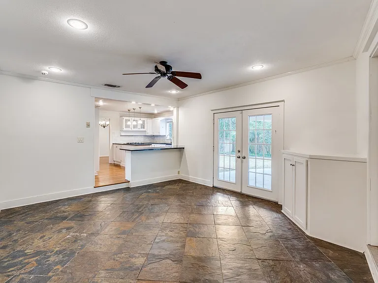 100 Seford Dr — Photo 11