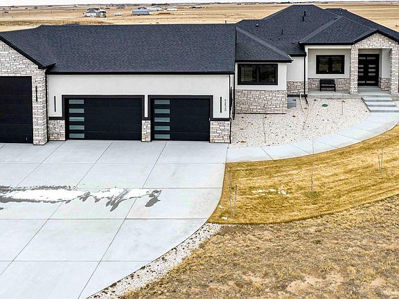 3rd image of 56520 E 74th Avenue