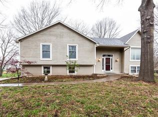 5524 Westgate St, Shawnee, KS 66216