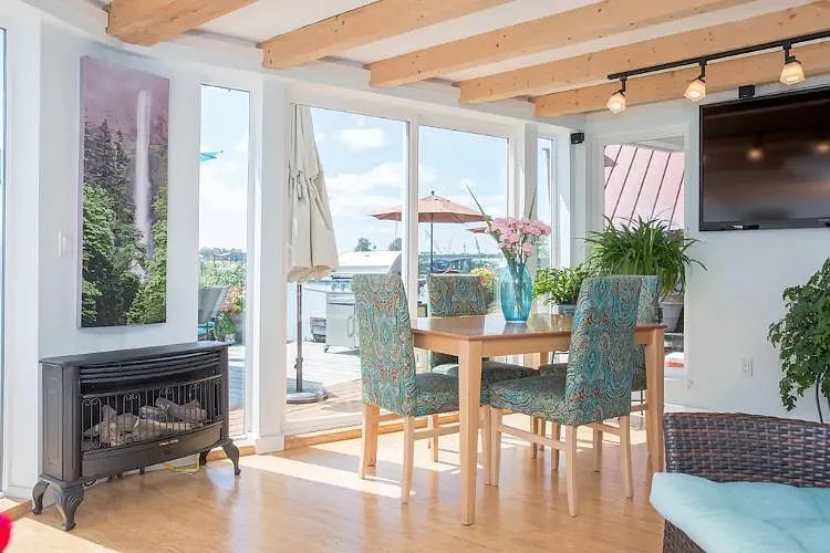 Dining room table