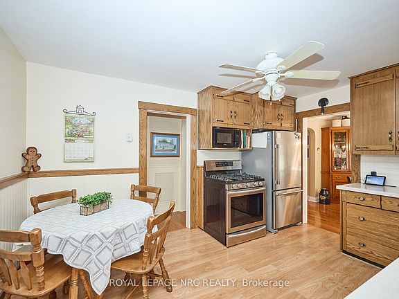 4th image of 4013 Welland St