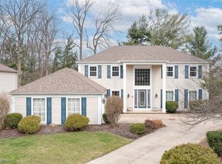 17496 Hampton Pl, Strongsville, OH