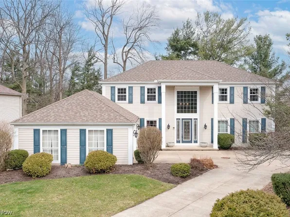 17496 Hampton Pl, Strongsville, OH 44136