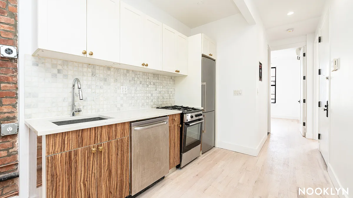 Building Photo - 230 Schaefer St #2R