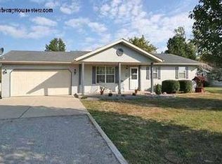 31 Lexington Ln, Highland, IL