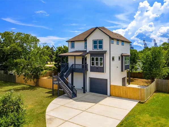607 E Forest Ave, Shoreacres, TX 77571