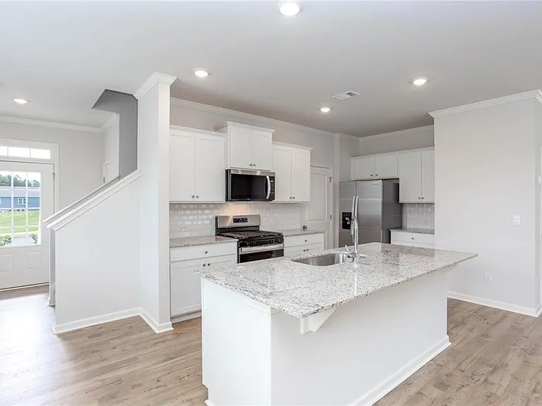 131 Landsdowne Way — Photo 11