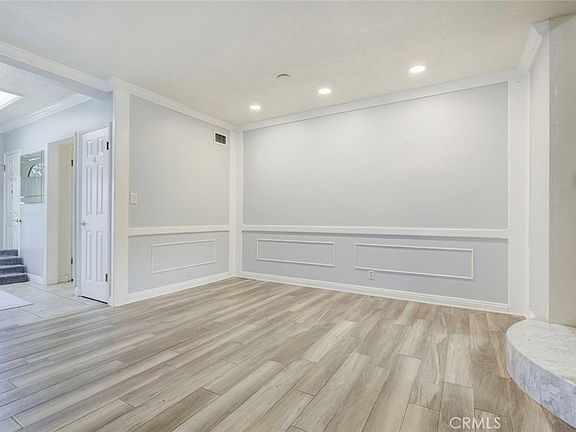 4th image of 942 Oleander St