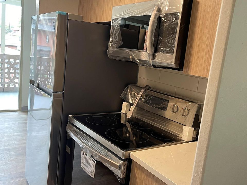 1st image of 800 N Emerson St #402