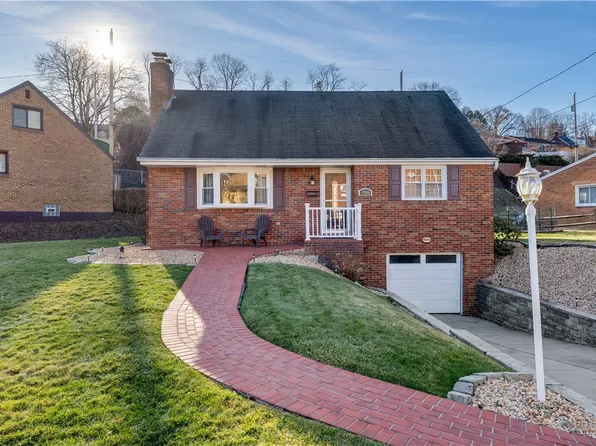 4944 Young Dr, Pittsburgh, PA 15227