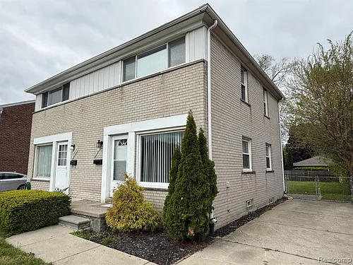 24414 W Chicago Photo 1
