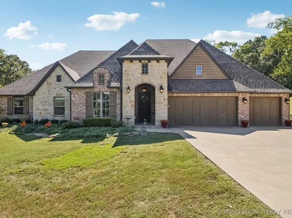 19292 Redbud Dr, Catoosa, OK 74015