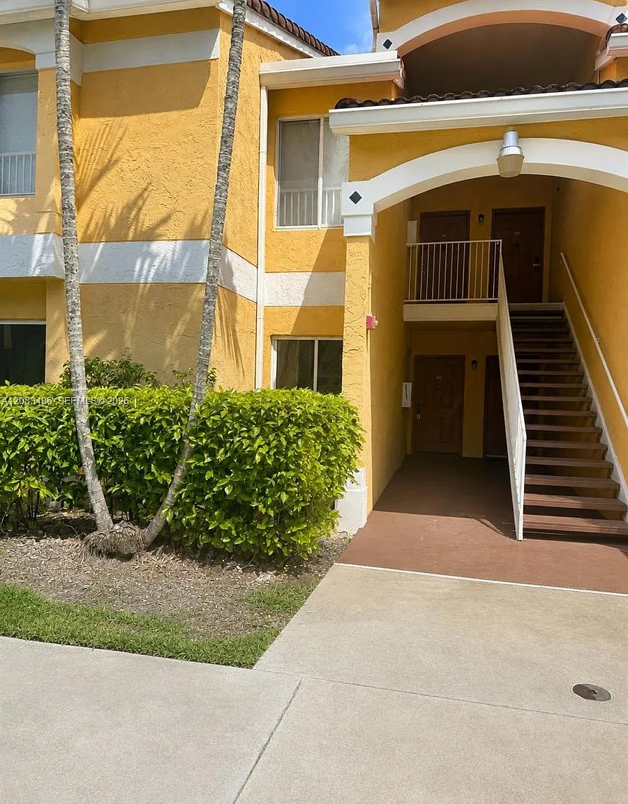 Sailboat Pointe Condo — Photo 1