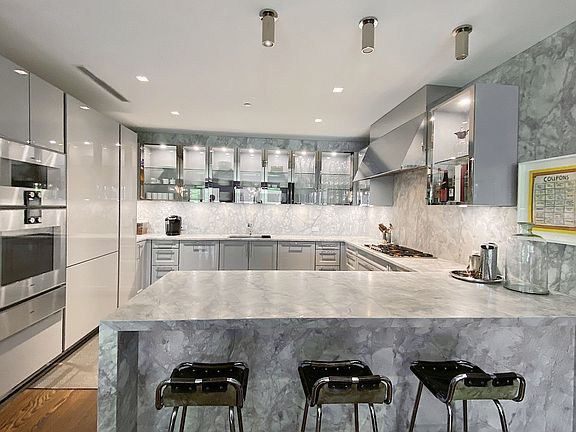 5th image of 14 Wooster St Suite 2