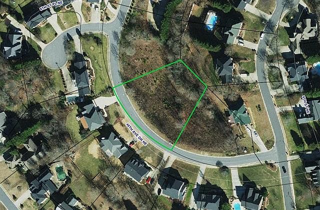 2nd image of 827 46th Avenue Dr NE