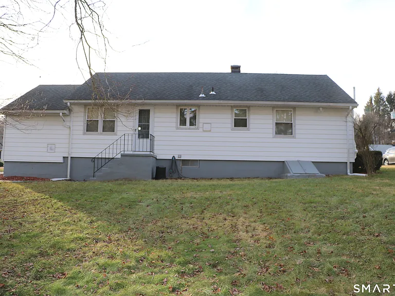 69 Rentell Rd — Photo 2