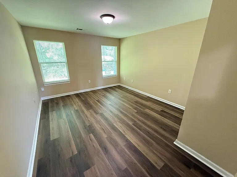 10-12 Chesney Dr — Photo 9