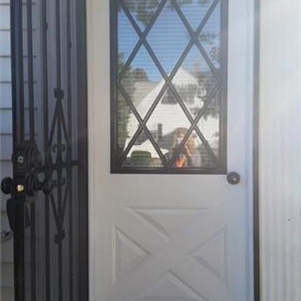 2nd image of 596 E 305th St
