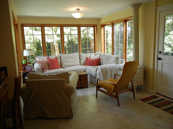 Family/sun room.