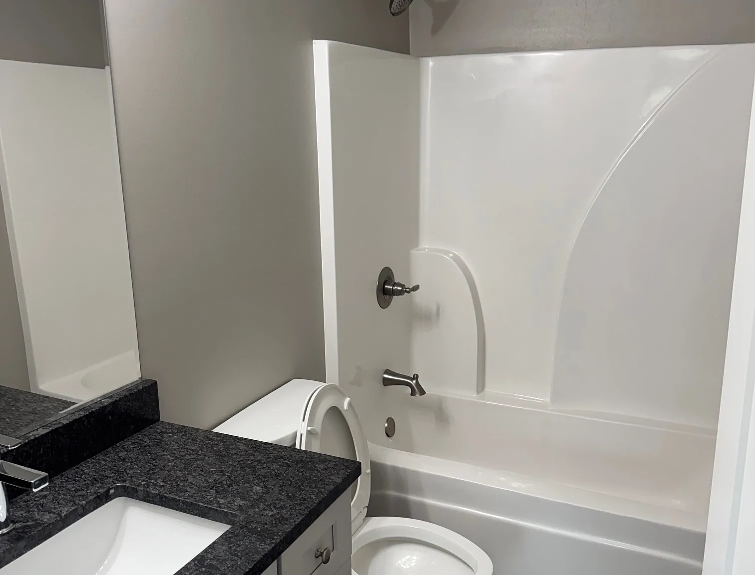 3 bed, 1200 sqft, $1,650 — Photo 3