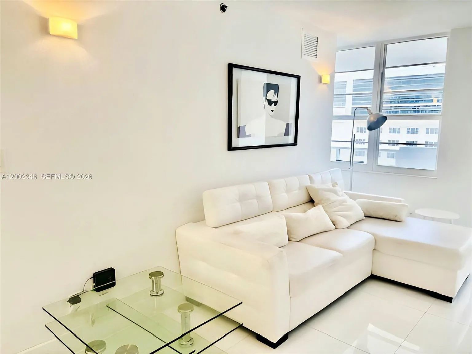 The Decoplage Condo — Photo 4