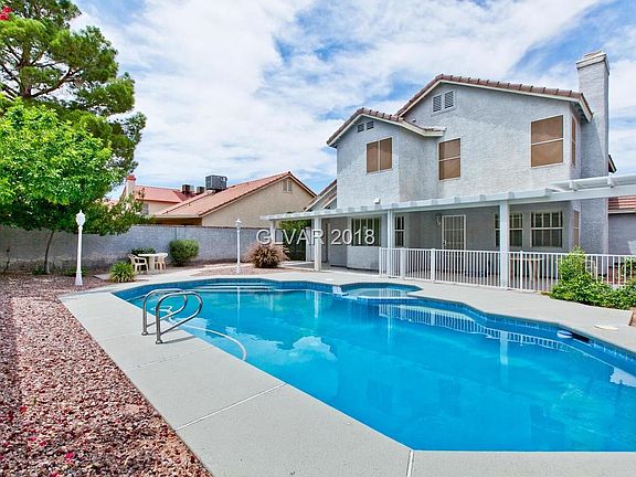 2nd image of 1527 Champagne Cir
