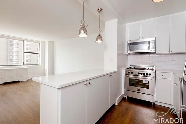 Rented by Mirador Real Estate | media 33