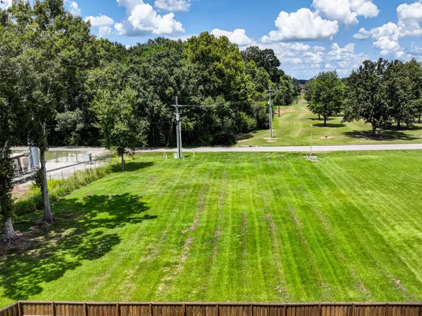 Darby Ln, New Iberia, LA 70560
