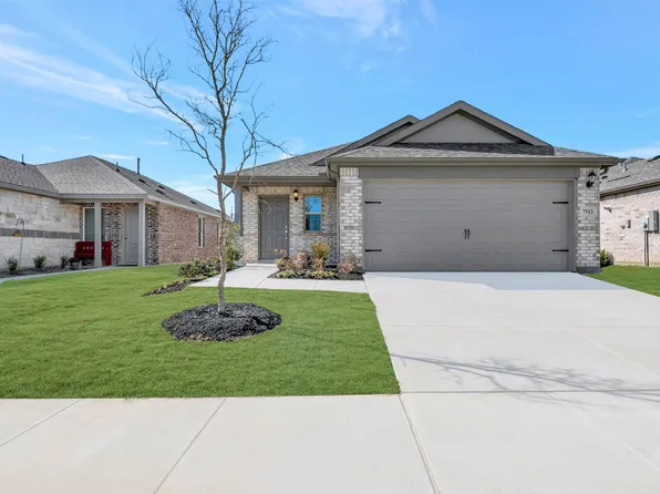 7513 Fenton Pkwy, Pilot Point, TX 76258