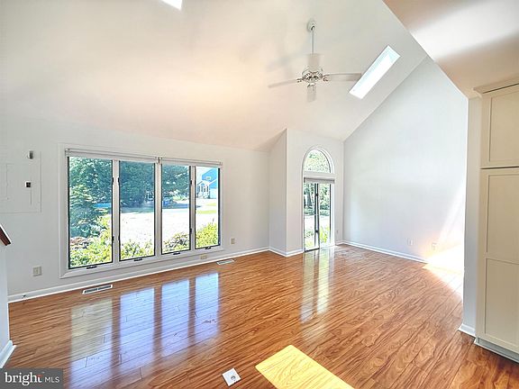 5th image of 957 Terrapin St #2