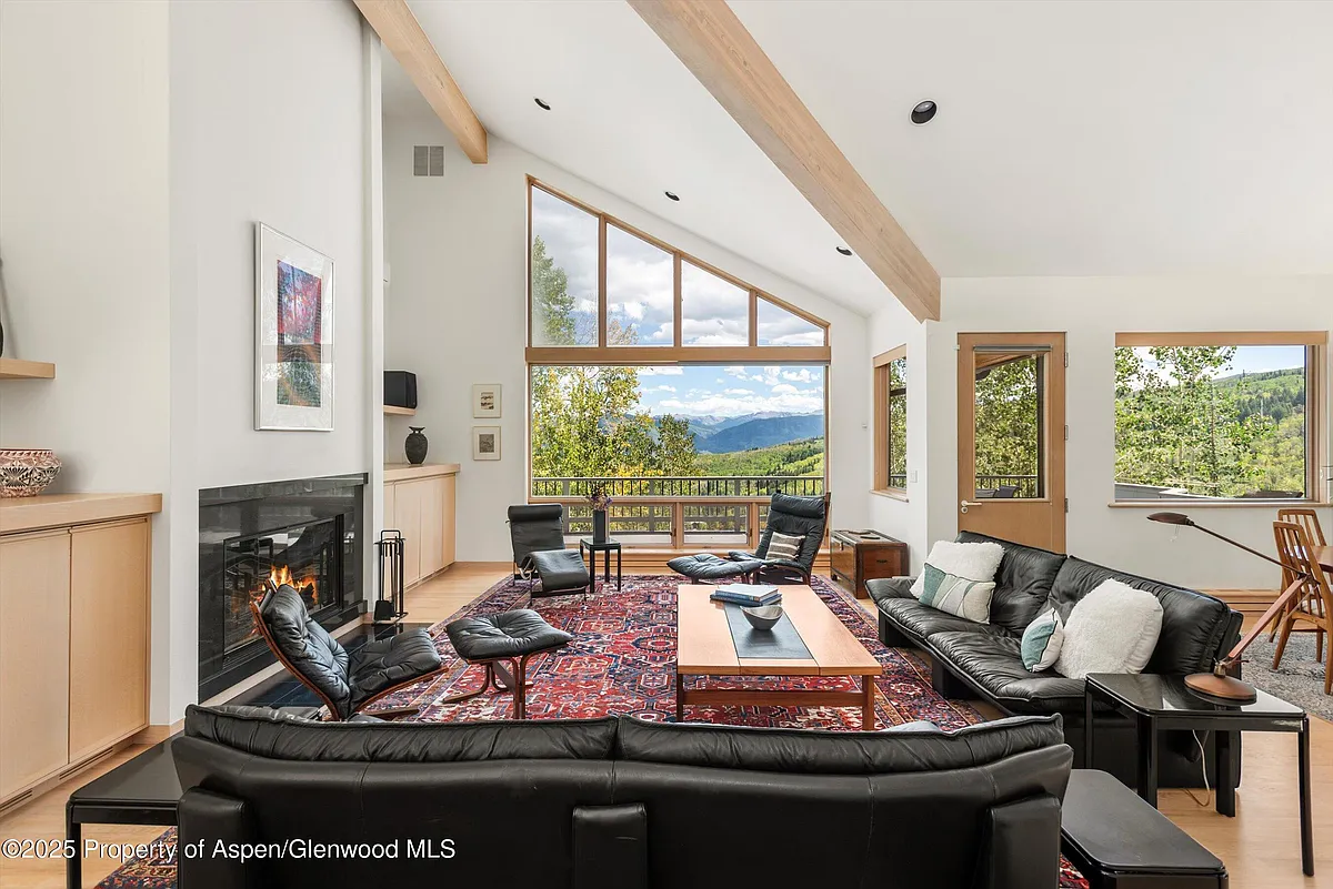Building Photo - 64 Ermine Ln
